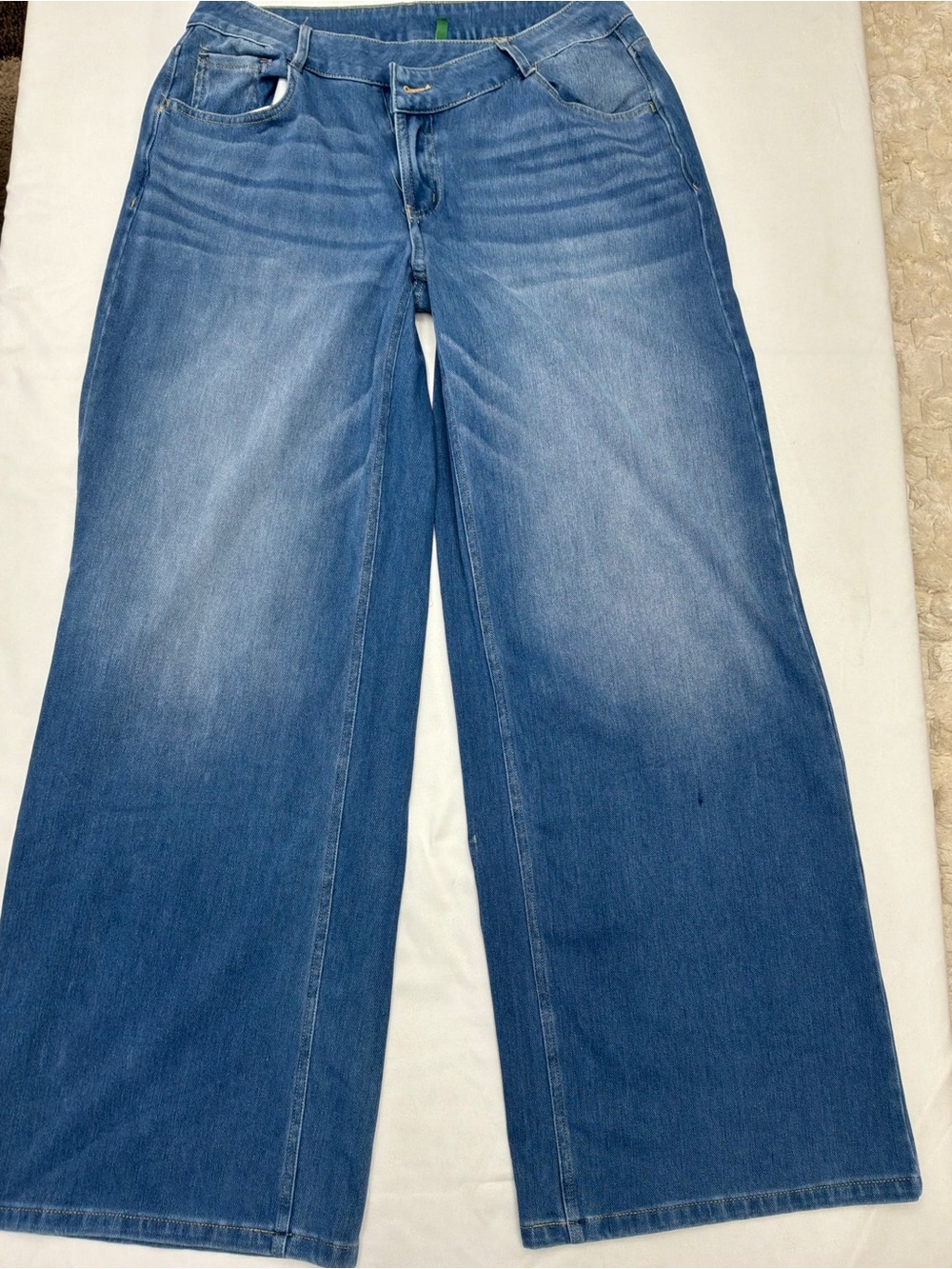 Halara Wide-Leg Jeans in Light Blue Denim without a BUTTON
